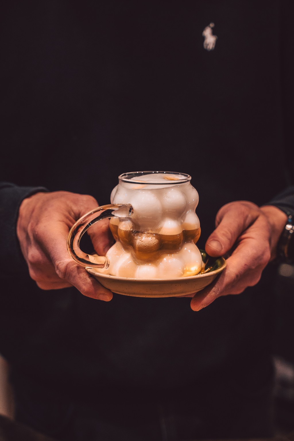 Café latte servi au salon de thé La Micuiterie à Pau